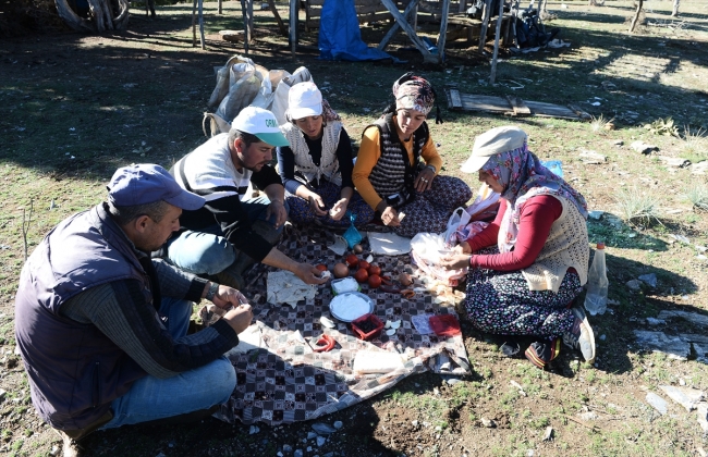 Karakeçili Yörükleri zorlu kış göçünü tamamladı