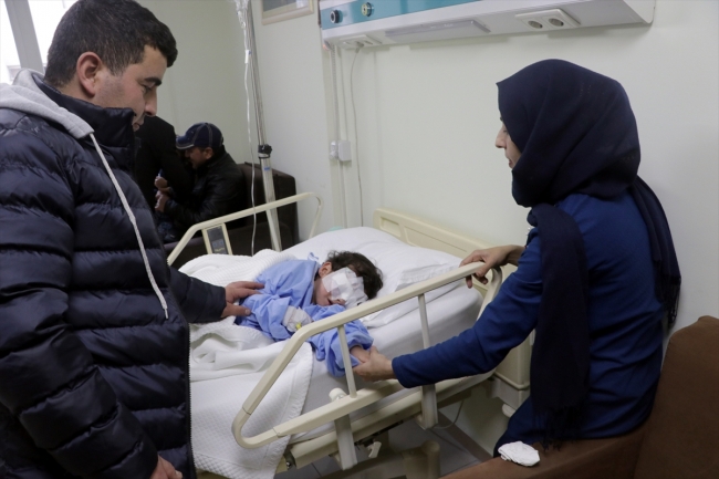 Anne karnında kapanan gözleri Türkiye'de ışığa kavuştu