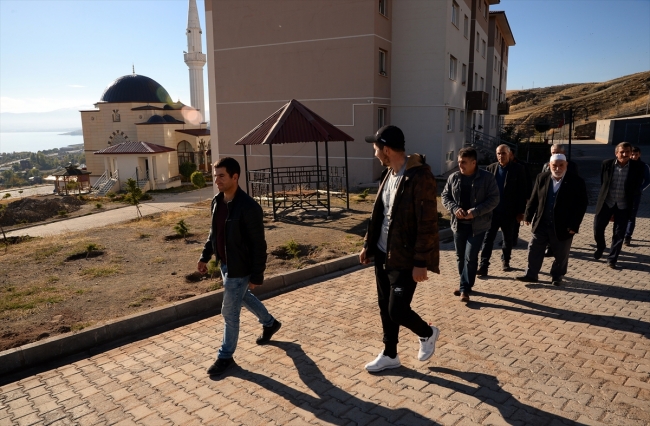 Ana vatanlarına kavuşan Ahıska Türkleri mutlu