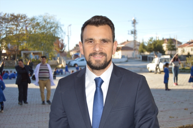 Üniversite öğrencileri geleneksel çocuk oyunlarını yeni nesle öğretiyor