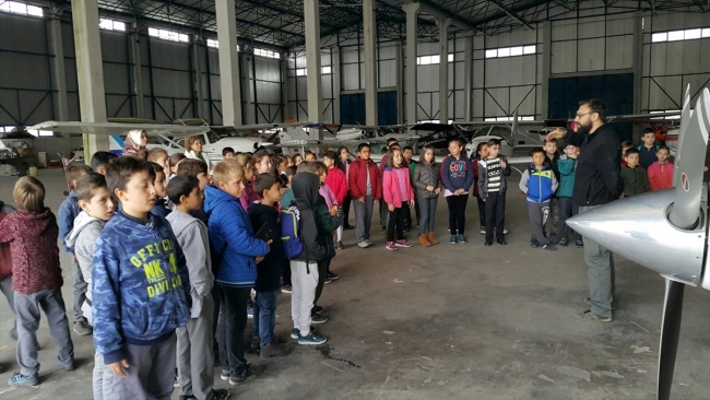 Samsun'da ilkokul öğrencilerine havacılık eğitimi