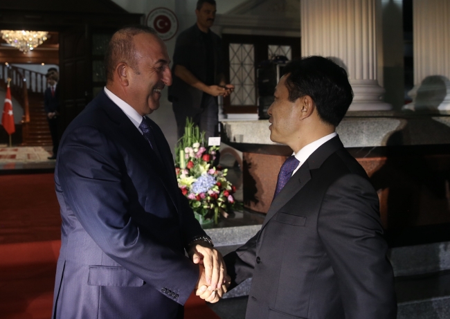 Dışişleri Bakanı Çavuşoğlu Laos’taki Türk Büyükelçiliğini açtı