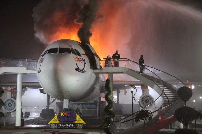 Konya'da uçak restoranda yangın