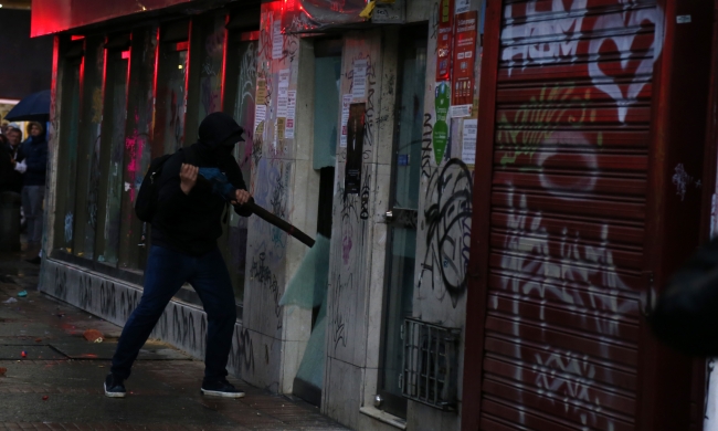 Kolombiya'da protesto gösterileri şiddete dönüştü