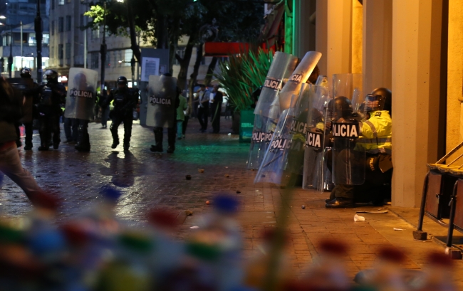Kolombiya'da protesto gösterileri şiddete dönüştü