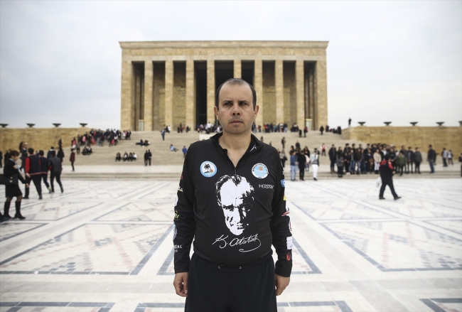 Anıtkabir'e gelmek için 500 kilometre pedal çevirdiler