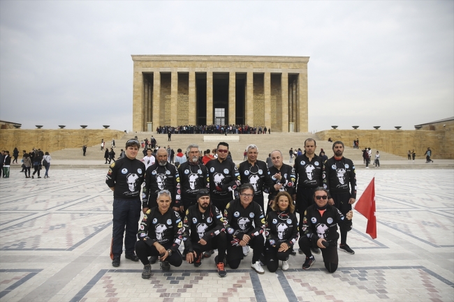 Anıtkabir'e gelmek için 500 kilometre pedal çevirdiler
