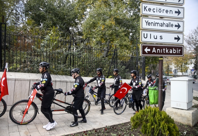 Anıtkabir'e gelmek için 500 kilometre pedal çevirdiler