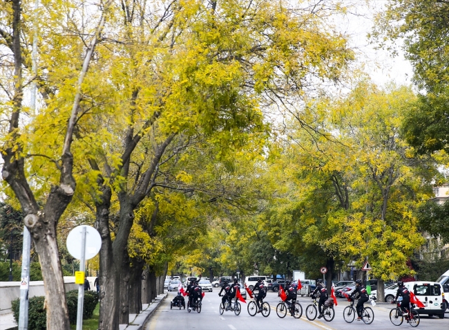 Anıtkabir'e gelmek için 500 kilometre pedal çevirdiler