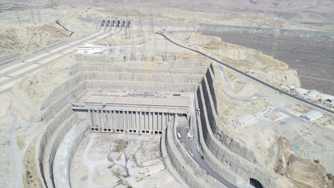 GAP'ın iki dev barajı tamamlanıyor