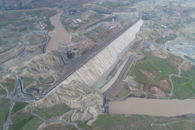 GAP'ın iki dev barajı tamamlanıyor