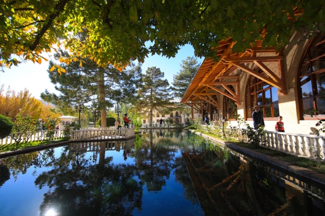 Tohma Kanyonu ziyaretçilerine sonbaharın güzelliğini yaşatıyor