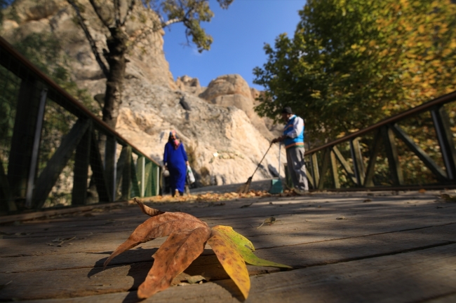 Tohma Kanyonu ziyaretçilerine sonbaharın güzelliğini yaşatıyor