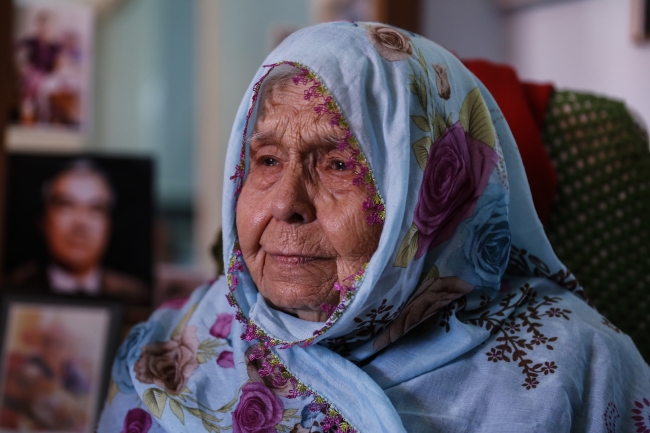 97 yıllık ömründe ilk kez doğum gününü kutladı