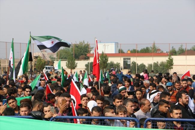 Suriyelilerden terör örgütü YPG/PKK'ya protesto