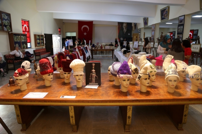 2 bin 300 yıllık şapkalar yeniden tasarlanıyor