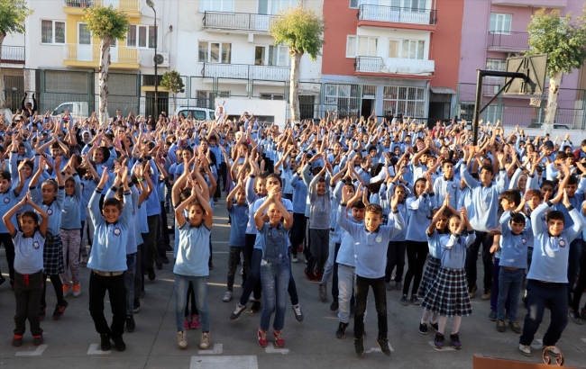 Aydın'da öğrenciler derse müzikli egzersizle başlıyor