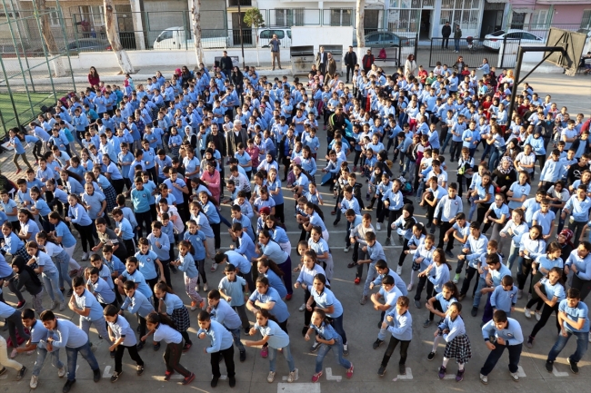 Aydın'da öğrenciler derse müzikli egzersizle başlıyor