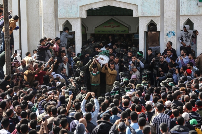 İsrail saldırısında şehit olan Filistinliler defnedildi