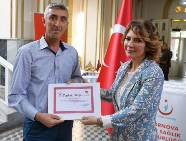 İzmir'de organ bağışlayan ailelerle nakil olan hastalar buluştu