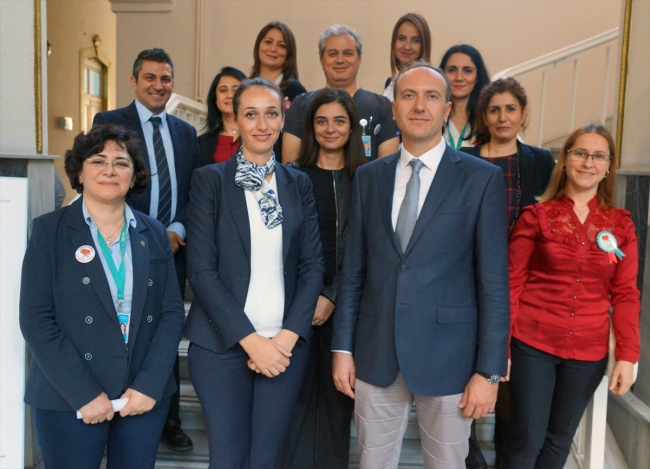 İzmir'de organ bağışlayan ailelerle nakil olan hastalar buluştu