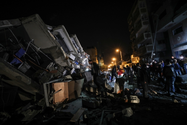 İsrail jetleri El Aksa televizyonunu vurdu