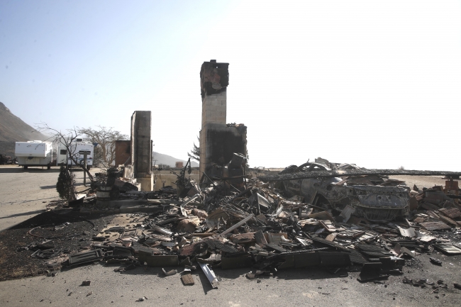 California tarihinin en büyük yangını kontrol altında