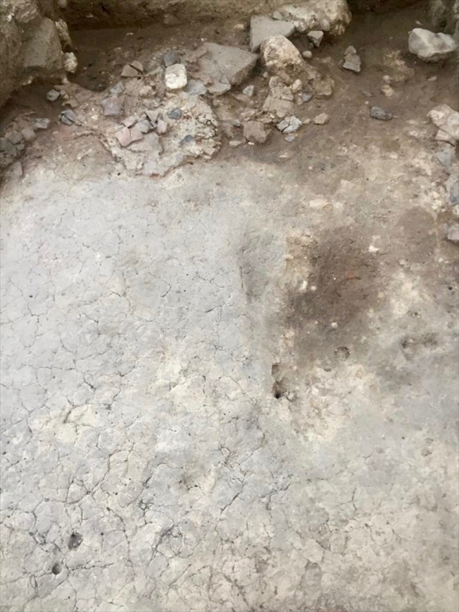 Aktopraklık Höyüğü'nde 7 bin 500 yıllık ayak izleri bulundu