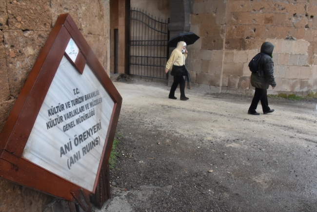 Doktorlar diyabetli hastalarıyla Ani Örenyeri'ni gezdi