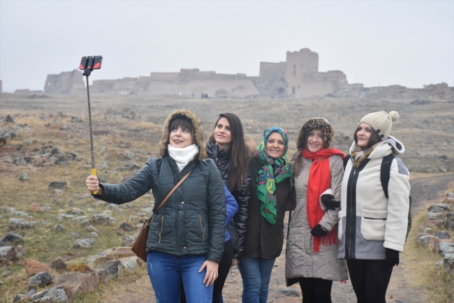 Doktorlar diyabetli hastalarıyla Ani Örenyeri'ni gezdi