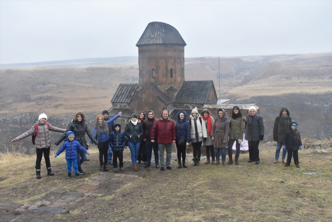 Doktorlar diyabetli hastalarıyla Ani Örenyeri'ni gezdi