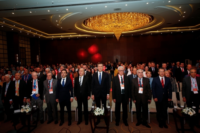 Bakan Selçuk: Çocuk üzerinden sektörlerin oluşması riskler taşıyor