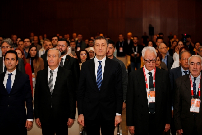 Bakan Selçuk: Çocuk üzerinden sektörlerin oluşması riskler taşıyor