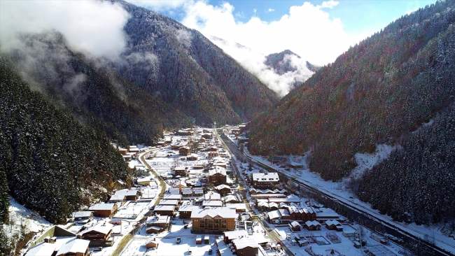 Beyaza bürünen Uzungöl havadan görüntülendi
