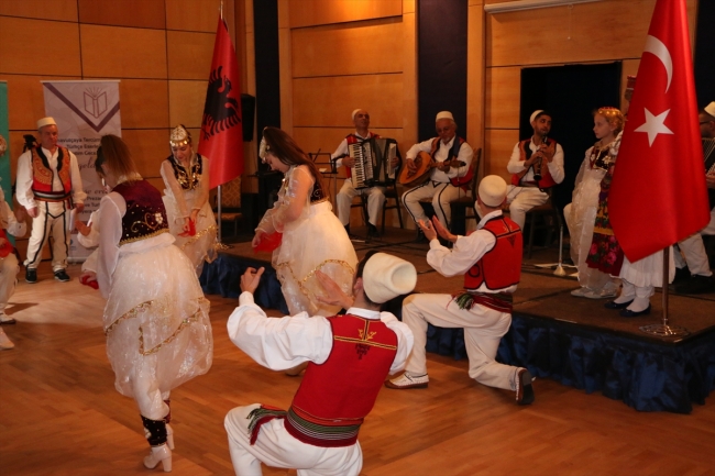 Tiran'da, Türkçe'den Arnavutça'ya tercüme edilen eserler tanıtıldı