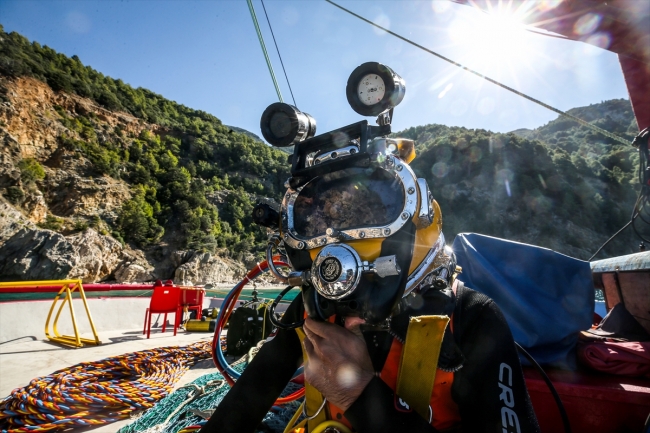 Sanayi dalgıçlarına yer çekimsiz ortamda eğitim