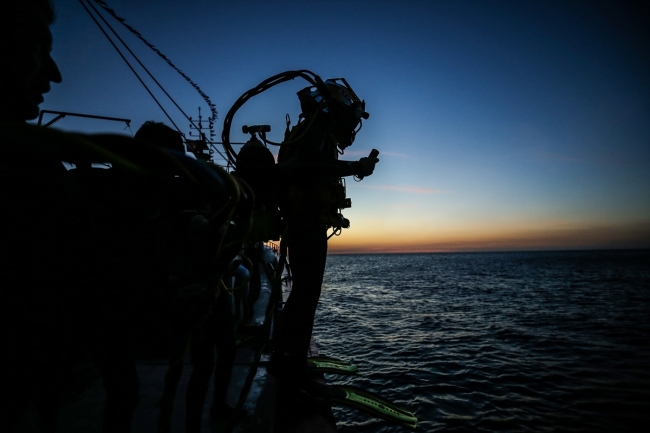 Sanayi dalgıçlarına yer çekimsiz ortamda eğitim