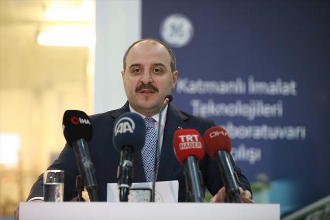 Bakan Varank uçak motoru parçası geliştirecek laboratuvarı açtı