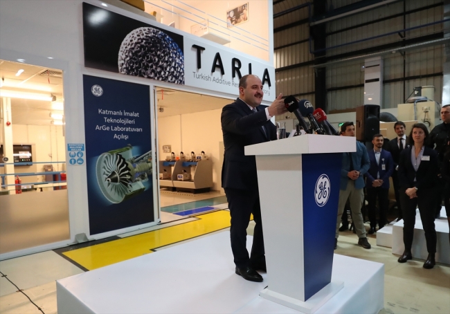 Bakan Varank uçak motoru parçası geliştirecek laboratuvarı açtı