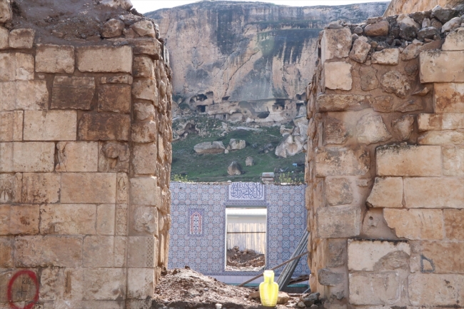 Hasankeyf'teki Eyyubi Camii'nin taşınması için köprü yapıldı