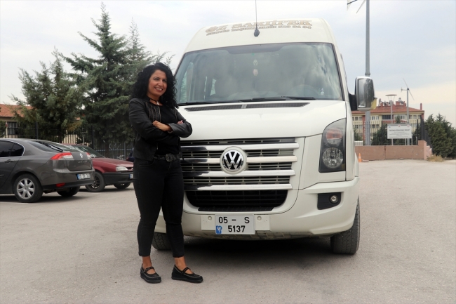 Çocuk sevgisinden dolayı 6 yıldır okul servis şoförlüğü yapıyor