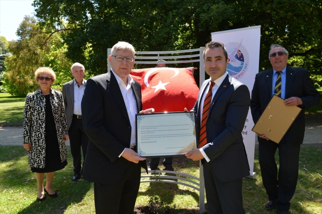 Gelibolu meşesi Melbourne'da dikildi