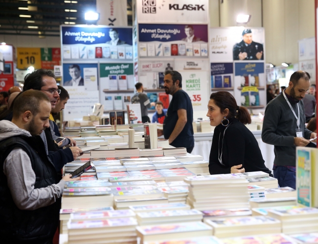 37. Uluslararası İstanbul Kitap Fuarını 611 bin okur ziyaret etti