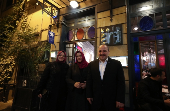 Bakan Varank ve Selçuk İstiklal Caddesi'nde