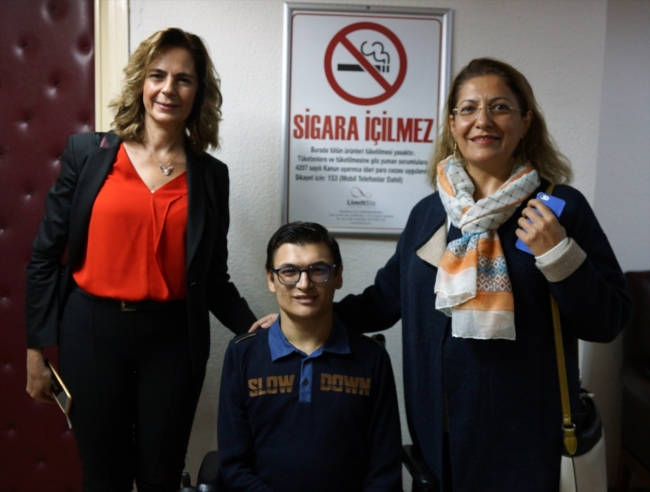 Rap müzikle hayata bağlanan kas hastası gençten destek konseri