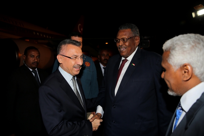 Cumhurbaşkanı Yardımcısı Oktay Sudan'da
