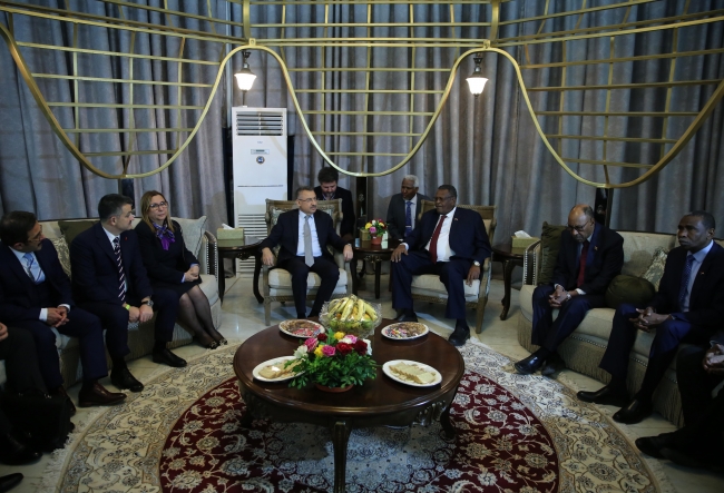 Cumhurbaşkanı Yardımcısı Oktay Sudan'da
