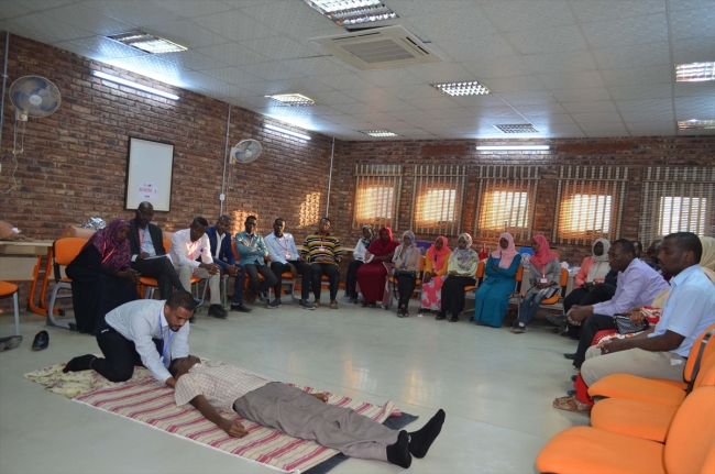 TİKA'nın yetiştirdiği 28 Sudanlı sağlık personeli göreve başladı