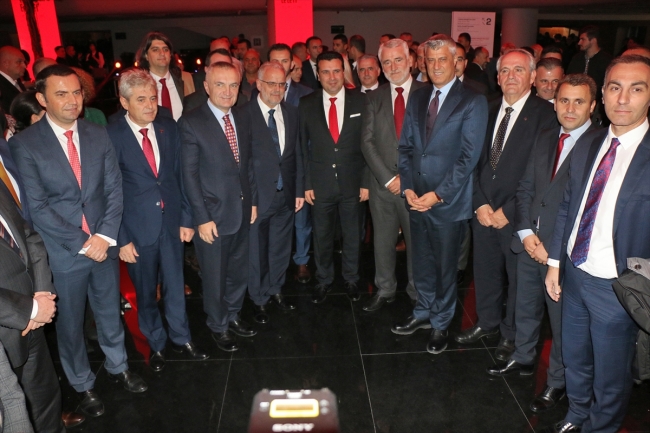 Makedonya'da Arnavutların "Alfabe Günü" kutlandı