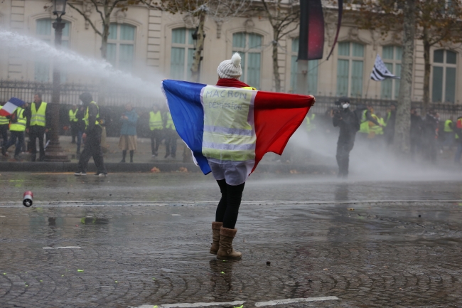 Avrupa Birliği, Fransa'daki şiddet olaylarına sessiz kaldı